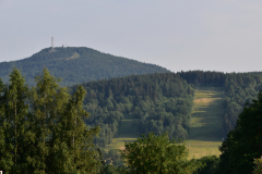 Pohled na Jedlovou a sjezdovku Horní Podluží